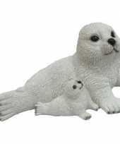 Decoratie beeld zeehond baby naast moeder beeldje kopen