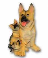 Stenen duitse herder puppies zittend beeldje kopen